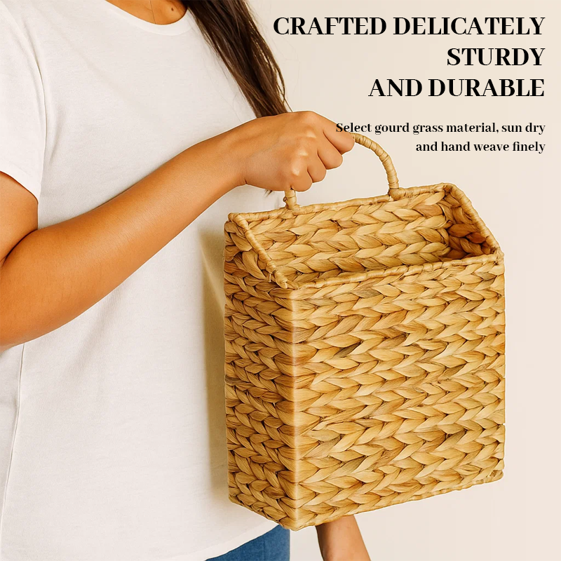 🧺 Wall-mounted flower basket