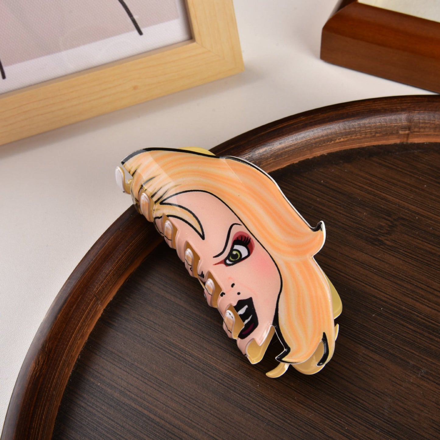 🧟‍♀️ Perfect for Halloween – Scream & Style with This Ghost Face Hair Clip! 🎉