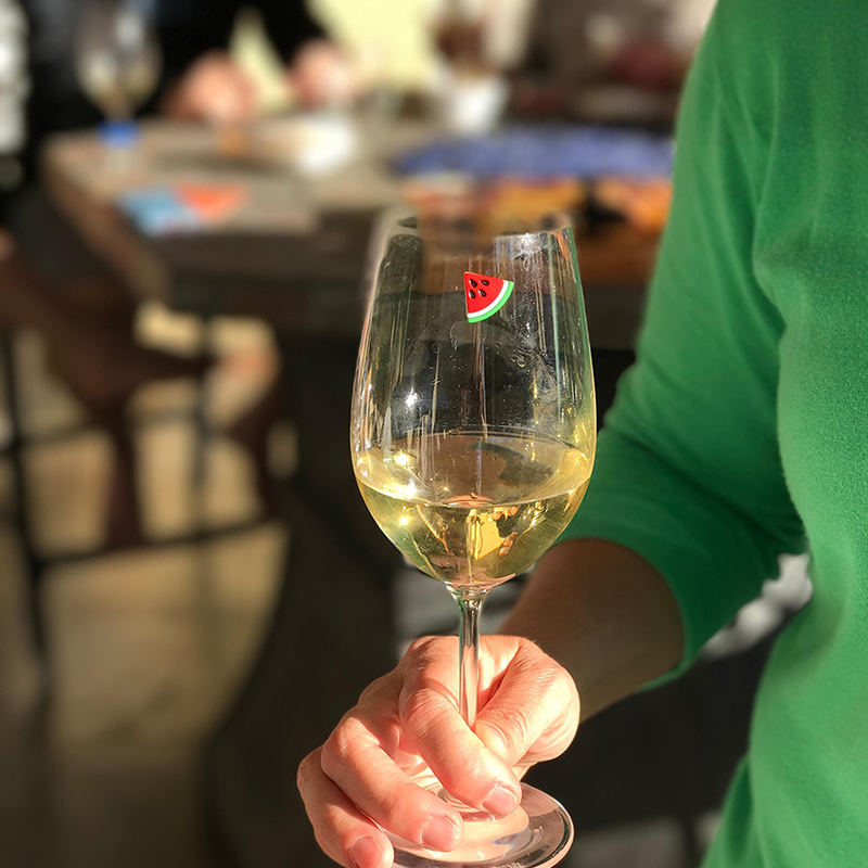 🥂 Magnetic wine glass accessories
