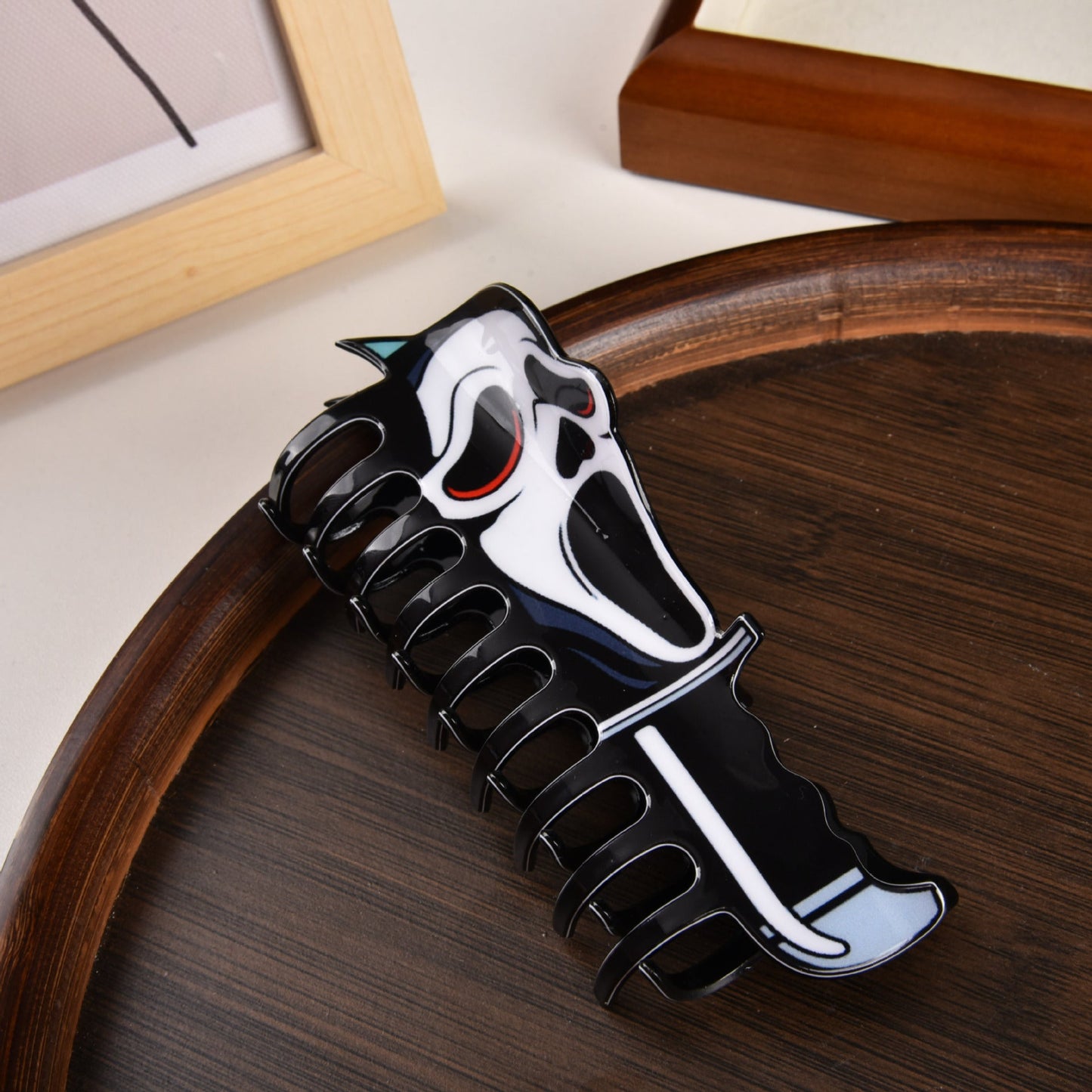 🧟‍♀️ Perfect for Halloween – Scream & Style with This Ghost Face Hair Clip! 🎉