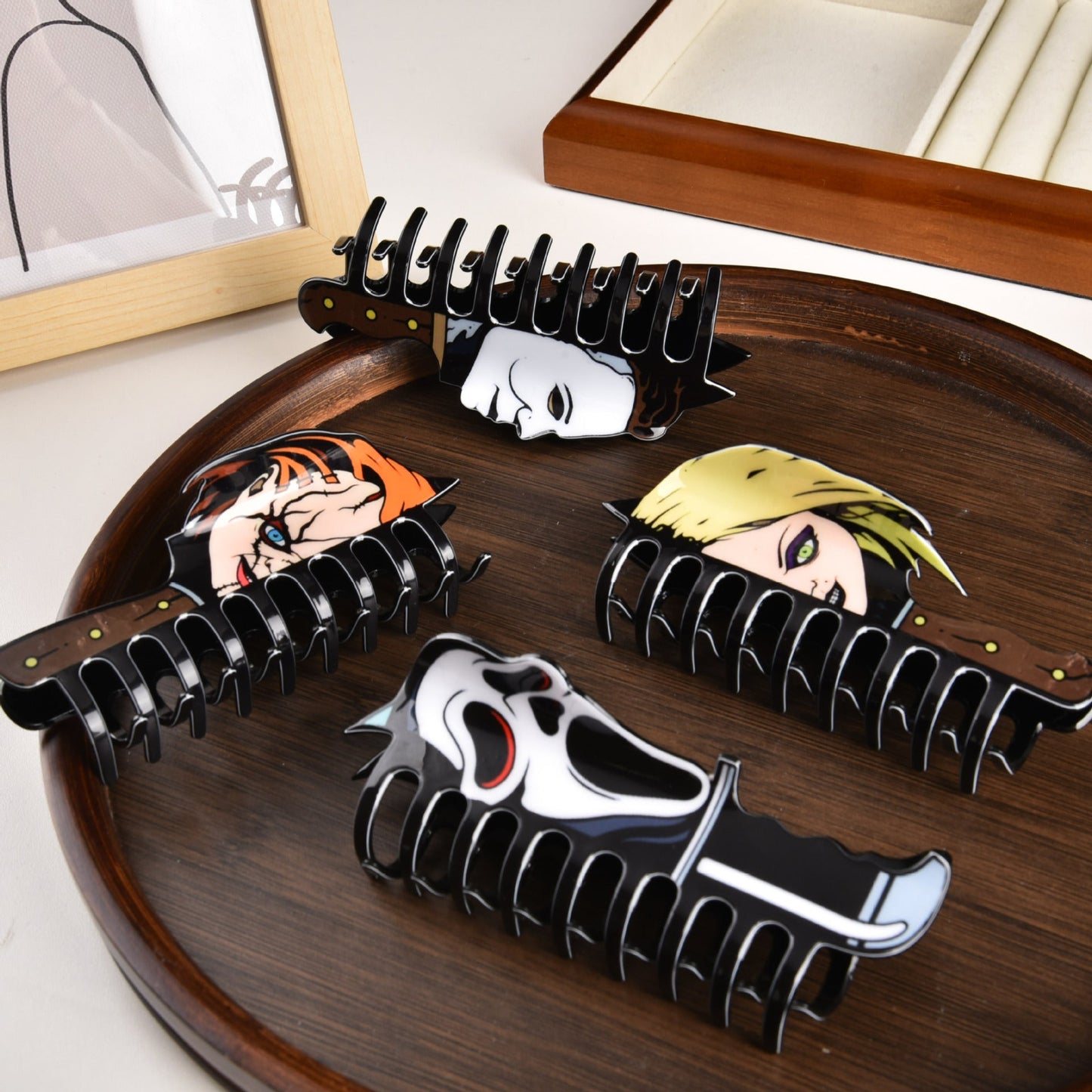 🧟‍♀️ Perfect for Halloween – Scream & Style with This Ghost Face Hair Clip! 🎉